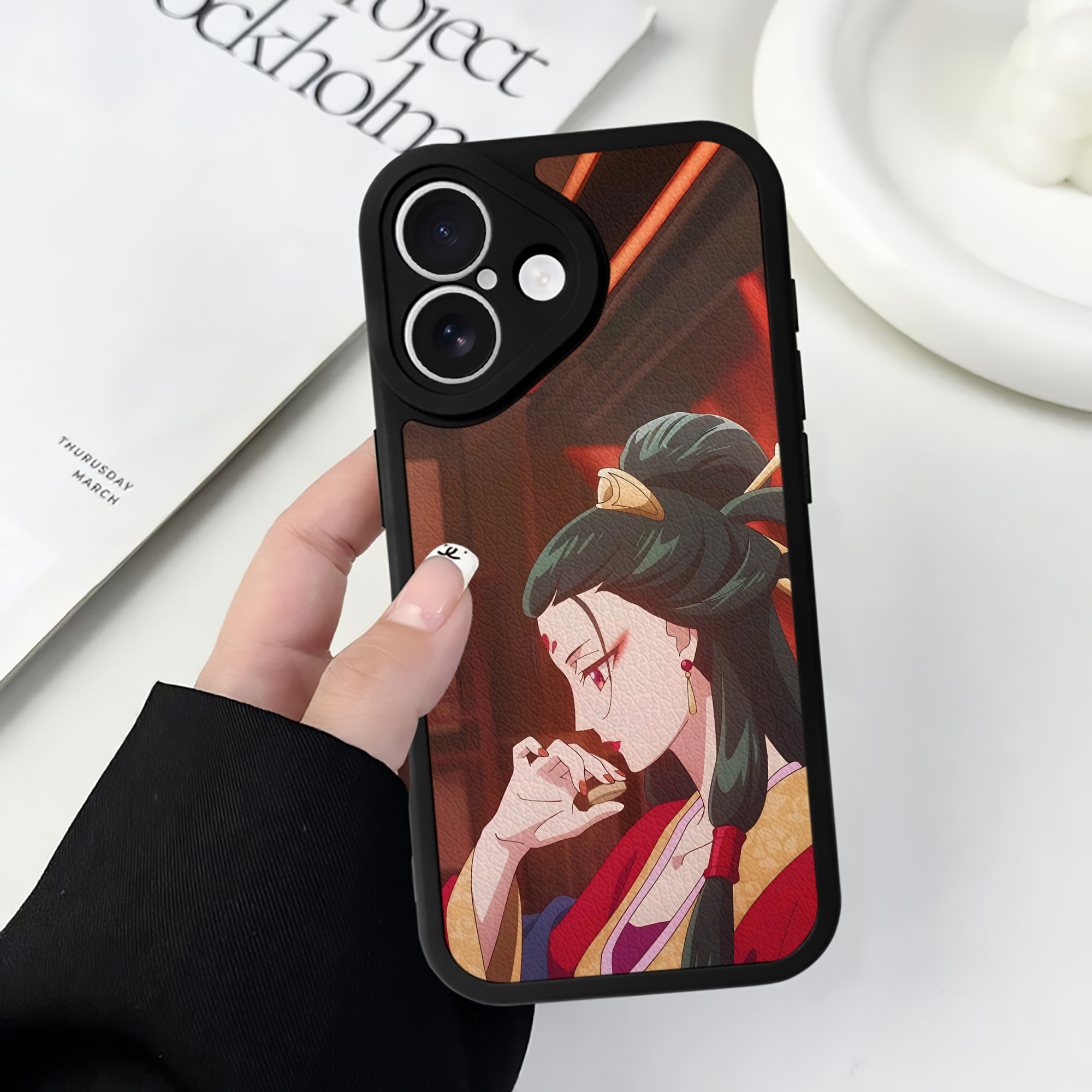 （画像用） 薬屋のひとりごと The Apothecary Diaries 【iPhone 16シリーズ対応】シリコンスマホケース（レザー調） 材質：シリコン